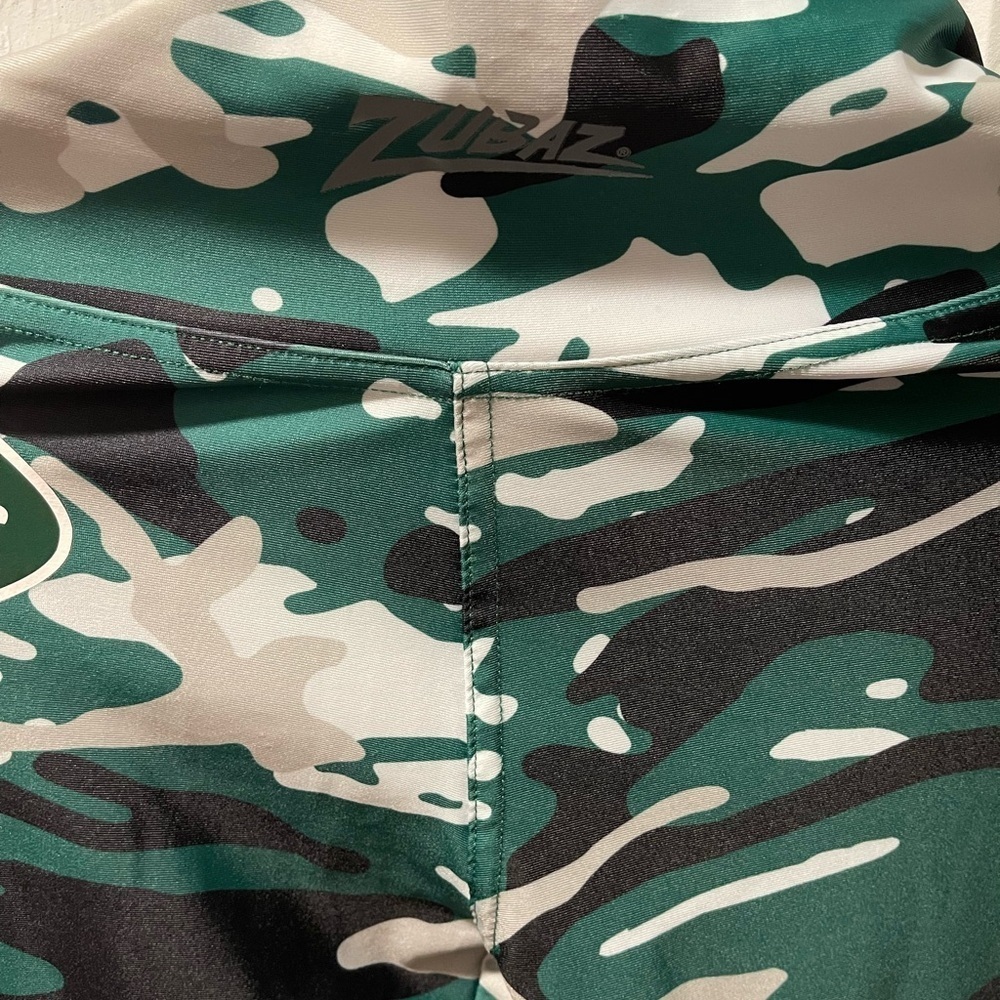 Green and Black Camouflage Leggings - Picture 4 of 6